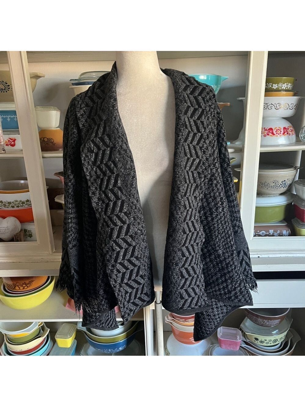 D. Exterior Italian Gray and Black Cardigan Sweater - Size Medium